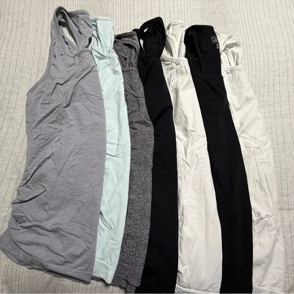 LIKE NEW Athleta Momentum Tank - Picture 6 of 6